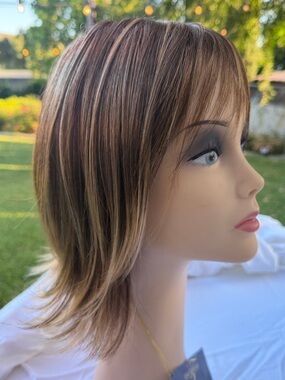 Luna Tony of Beverly Wig Synthetic Bob Carmel Kiss 0194